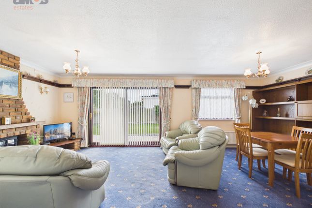 7 Steeple Heights, Benfleet, Essex photo 2