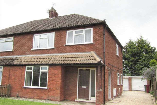 Thumbnail Flat to rent in Staindale Road, Scunthorpe