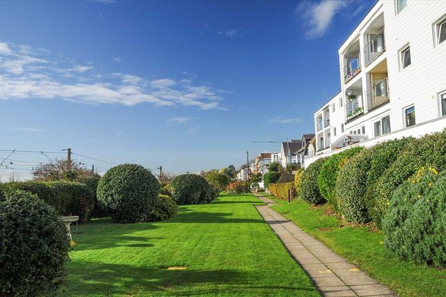 Flat for sale in Undercliff Gardens, Leigh-On-Sea