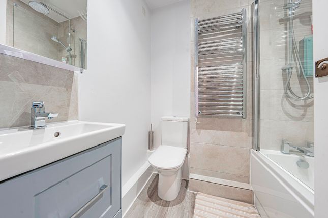 10 61 Upton Park, Upton, Slough photo 4