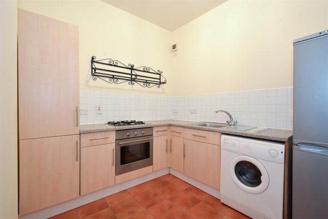 10, Peary Place, London photo 3