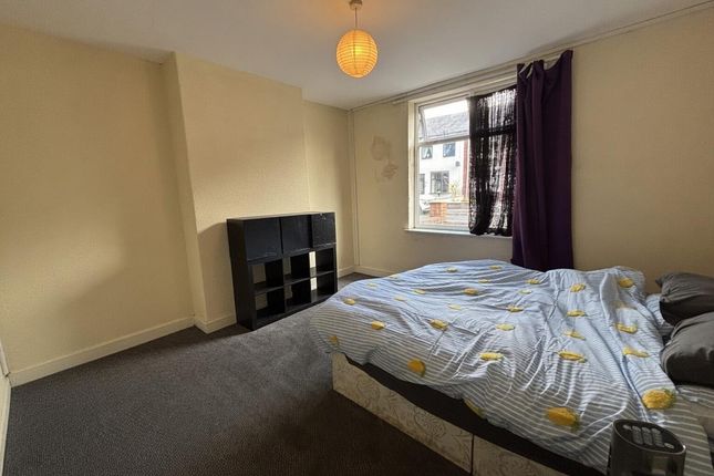 546, Bryn Road, Wigan photo 3