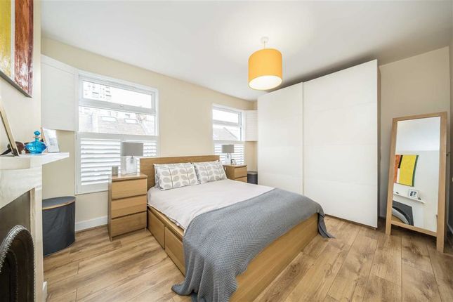 Terraced house for sale in Mauritius Road, London