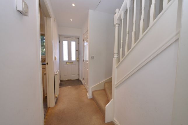 8, Field View, Doncaster photo 4