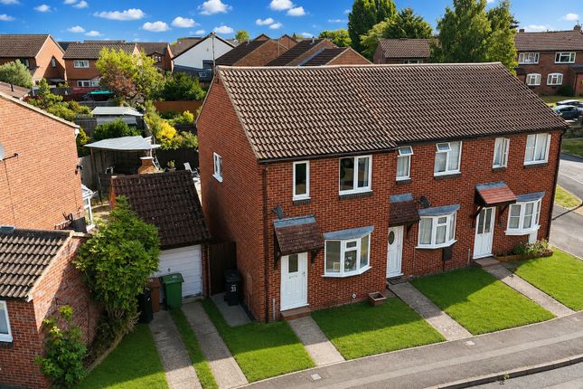 2-bed terraced on Wentworth Road, Thame, £1,400/mo