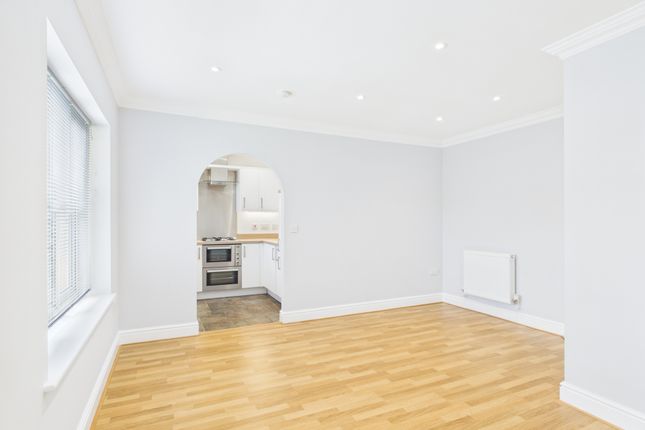 10 Marquis House, 61, Brookbank Close, Cheltenham photo 3