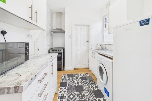 8, Manchester Grove, Isle of Dogs photo 3