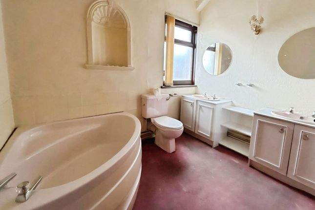 4 Waterfall Cottages, Port Talbot photo 5