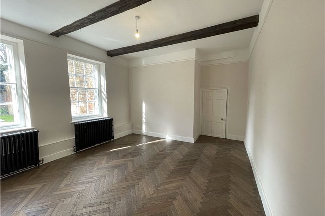 Flat to rent in The Close, Winchester