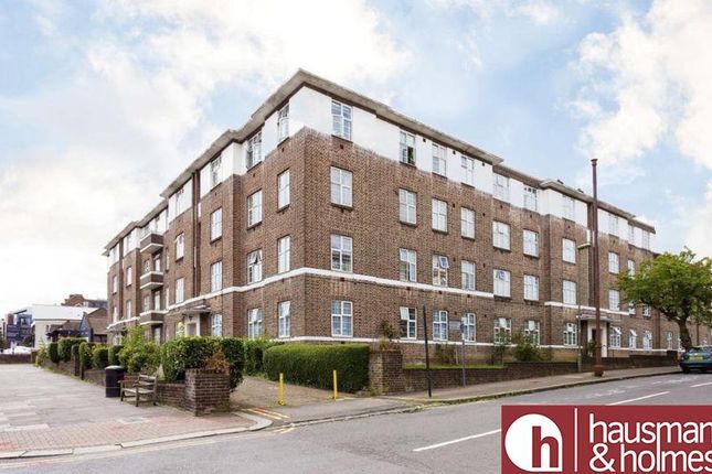 Thumbnail Flat for sale in Golders Green Road, London