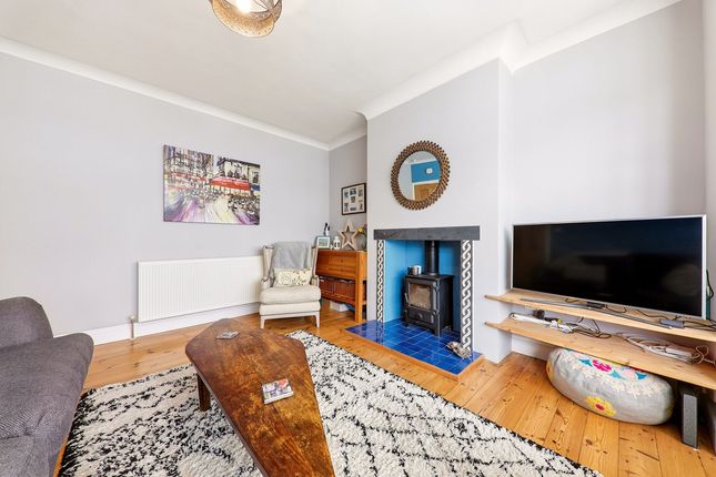 19 Kings Croft Gardens, Leeds photo 4