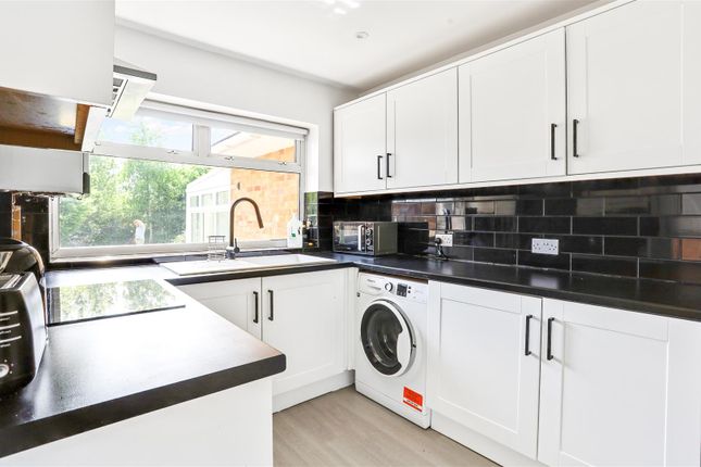 20, Lulworth Avenue, Goffs Oak photo 2