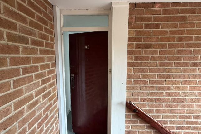 33 Lordswood Square, Birmingham photo 2