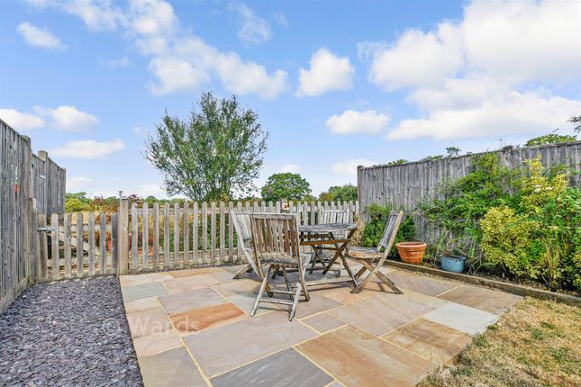 28, Hopes Grove, Ashford photo 3