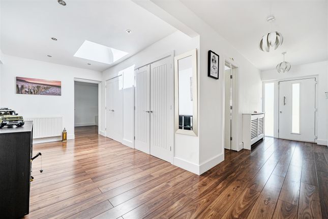 79, Ellis Road, Crowthorne photo 2