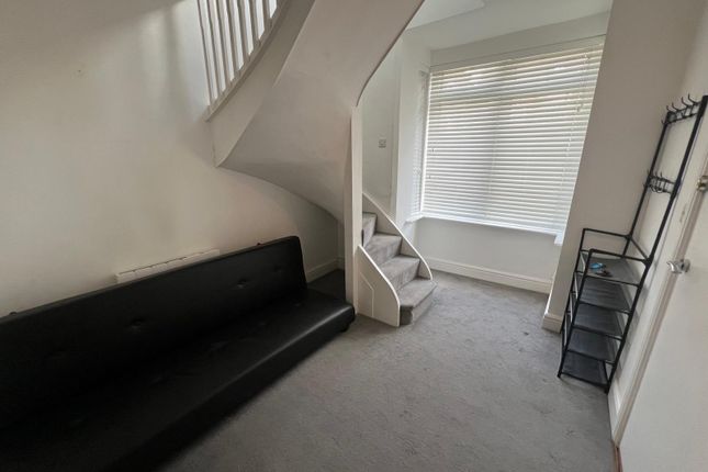 221, Hitchin Road, Luton photo 2