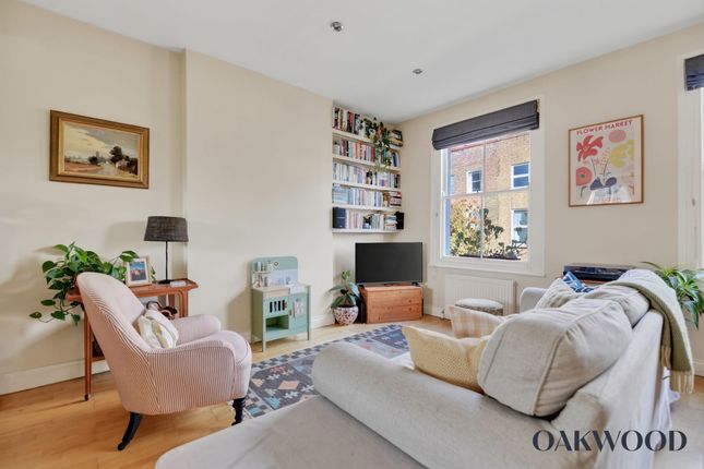 Upper Flat, 100 Milton Grove, London photo 2