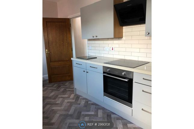 Flat, Conway Road, Colwyn Bay photo 4