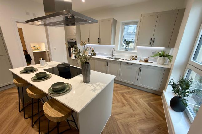 4-bed detached on Swindon Road, Swindon, £695,000