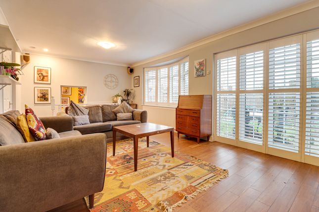 5, Albert Street, Hertfordshire photo 2