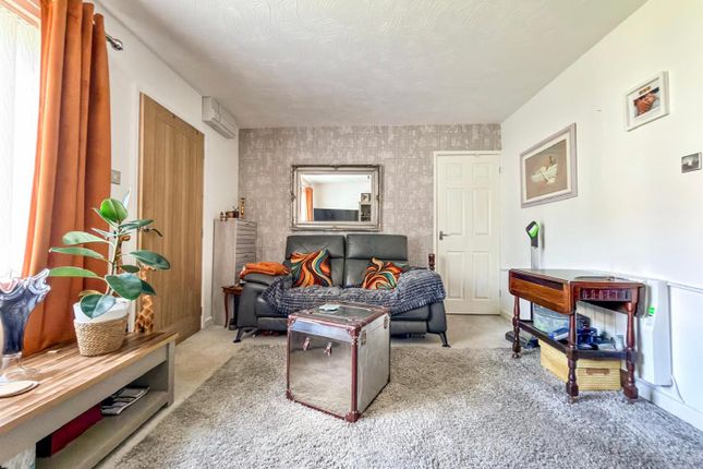 Flat 9B, Willow House, Knoll Park, Brean photo 3