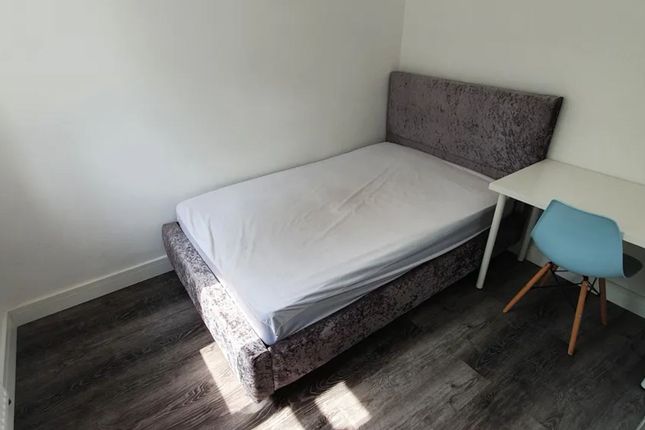 Flat 5, 3 Richard Street, Cathays, Cardiff photo 3