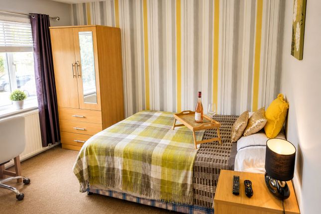 Room 3 - 10, Wayside Mews, Maidenhead photo 2