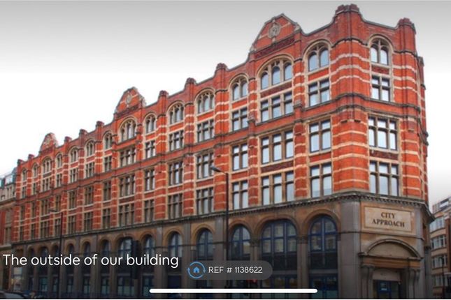 2 bed flat to rent in City Road, London EC1V