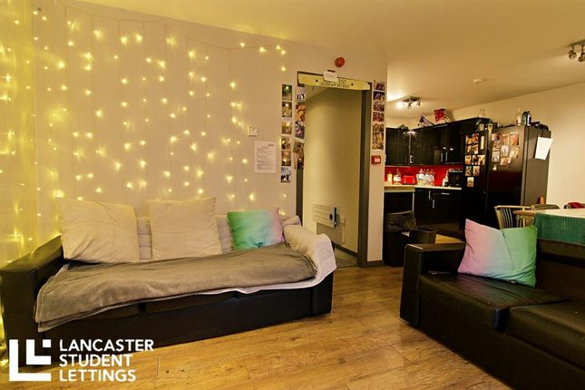 Flat to rent in Phoenix Nights, 12 Phoenix Street, Lancaster, Flat 2