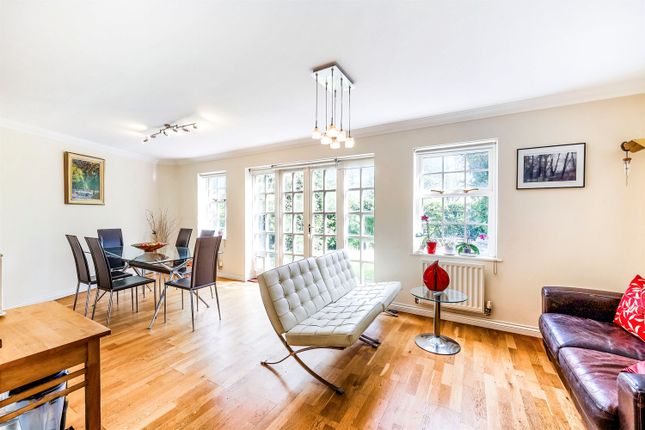 Town house for sale in Beckett Road, Coulsdon
