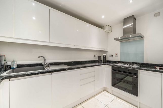 52, Barrier Point Road, London photo 3