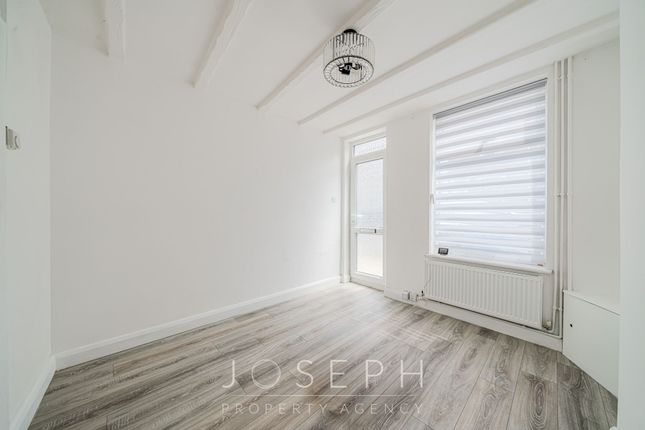 79 Finchley Road, Ipswich photo 4
