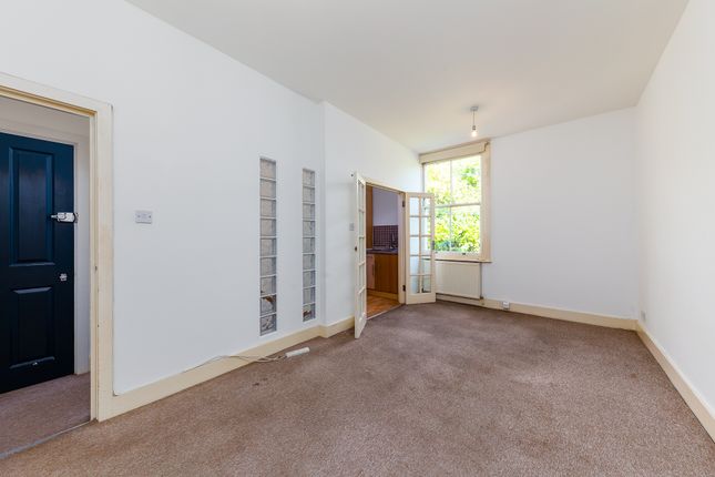 Thumbnail Flat to rent in Evering Road, London