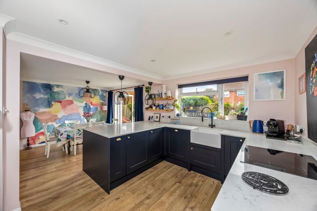 14 Canons Way, Steyning photo 2