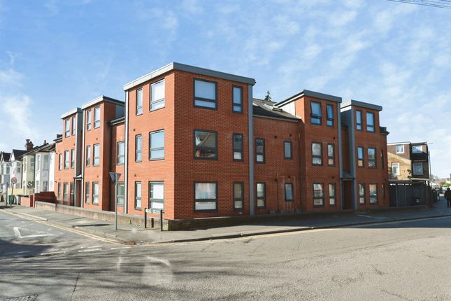 Flat 16, Forester House, 37, Marlborough Road, Watford photo 3