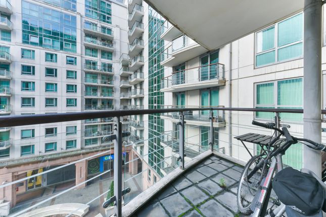 Flat for sale in Flagstaff House, St. George Wharf, Vauxhall
