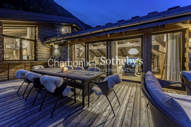 Detached house for sale in 74400 Chamonix, France