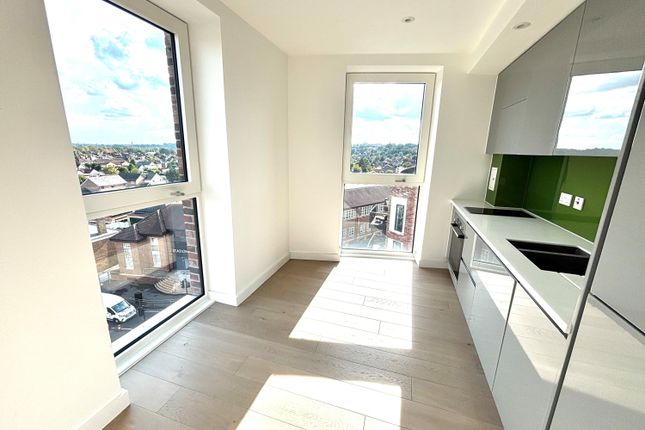 Flat 18, Gem House, Station Road, Egham photo 3