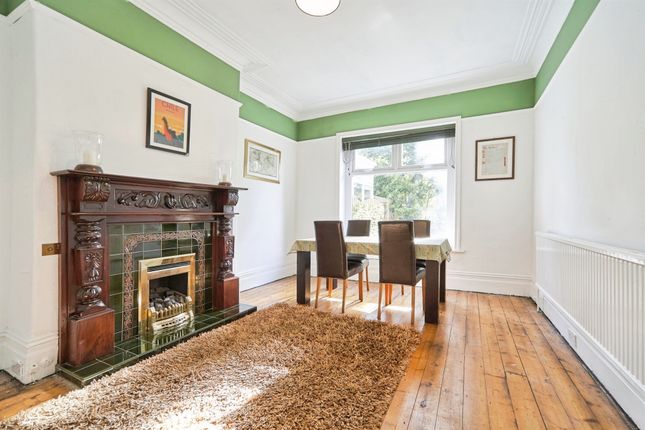 12, Toller Drive, BRADFORD photo 4