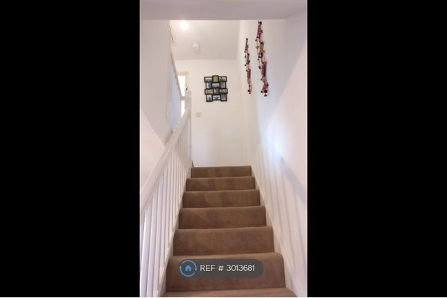 Gilbert Way, Langley, Slough photo 3