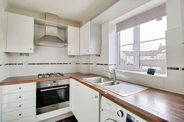 32 Vaughan Williams Way, Swindon photo 4
