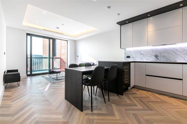 Flat for sale in Brigade Mews, London