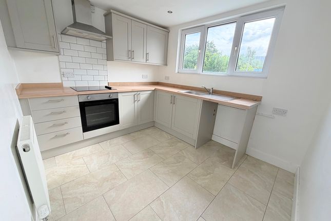 16 Cardiff Road, Aberdare photo 4