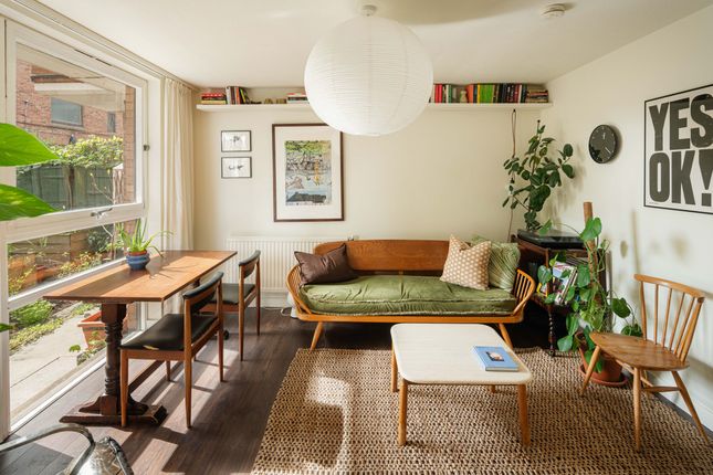 1-bed flat on 35, Don Phelan Close, London, £350,000