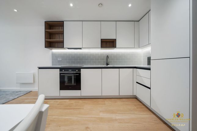 Flat 2, Finlay House, London photo 5