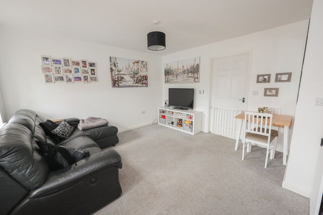 3 Boole Way, Heighington, Lincolnshire photo 2