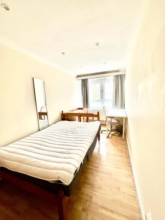 Thumbnail Room to rent in Lismore Circus, London