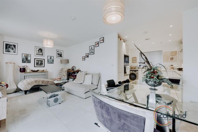 25, Devonshire Close, Grays photo 4