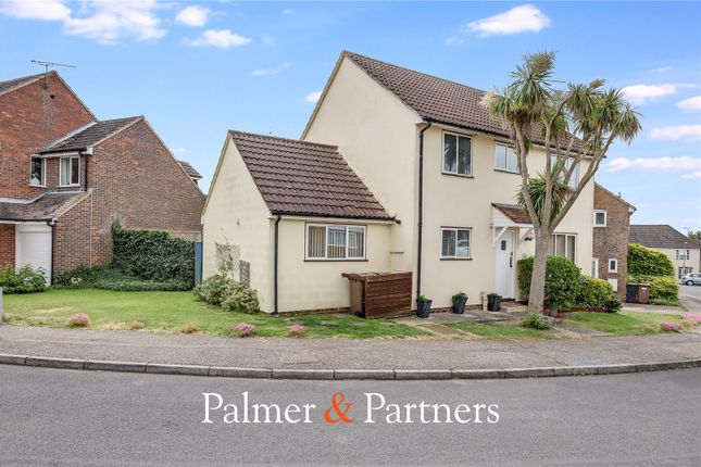 35, Paston Close, Chelmsford photo 3