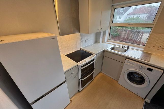 77, Vicarage Close, Northolt photo 3
